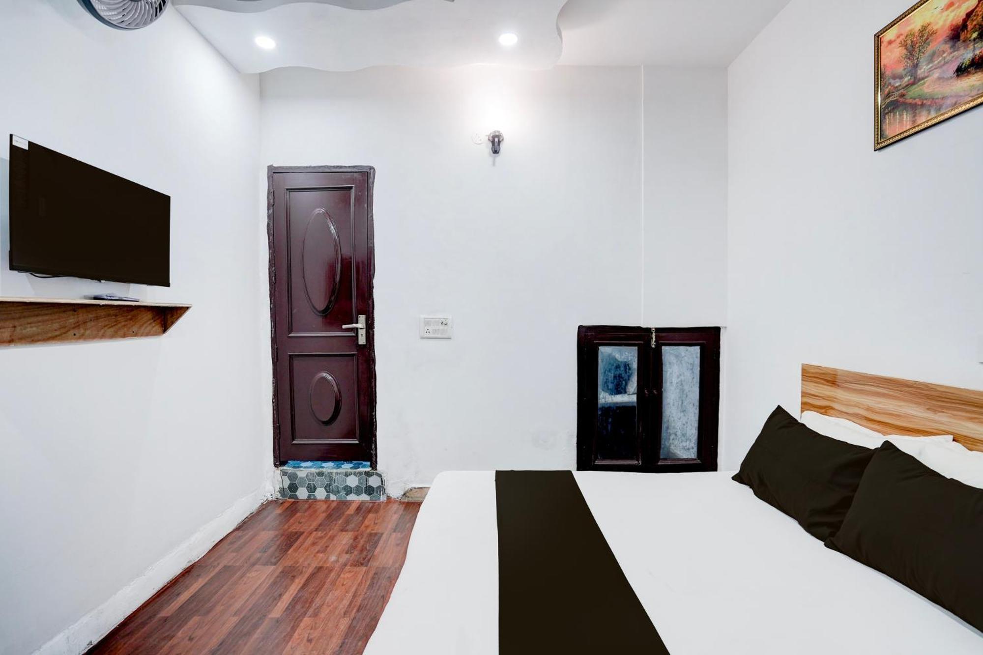 Hotel O Le Empire Stay House New Delhi Exterior photo