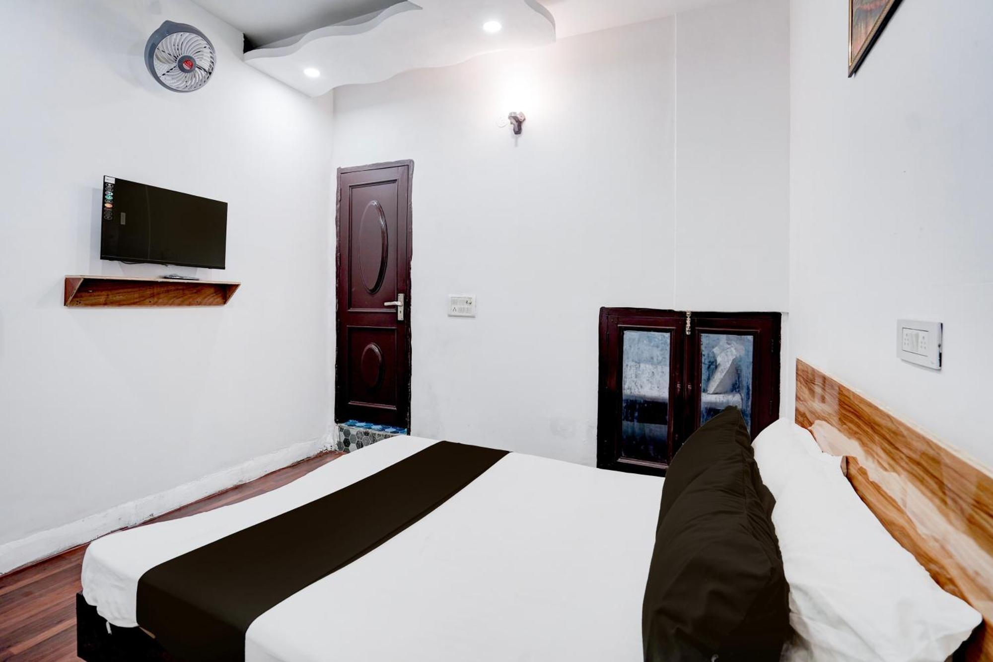 Hotel O Le Empire Stay House New Delhi Exterior photo